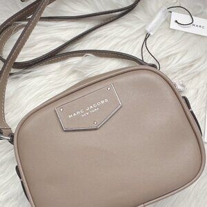 MARC JACOBS NWT Voyager Leather Square Crossbody Bag